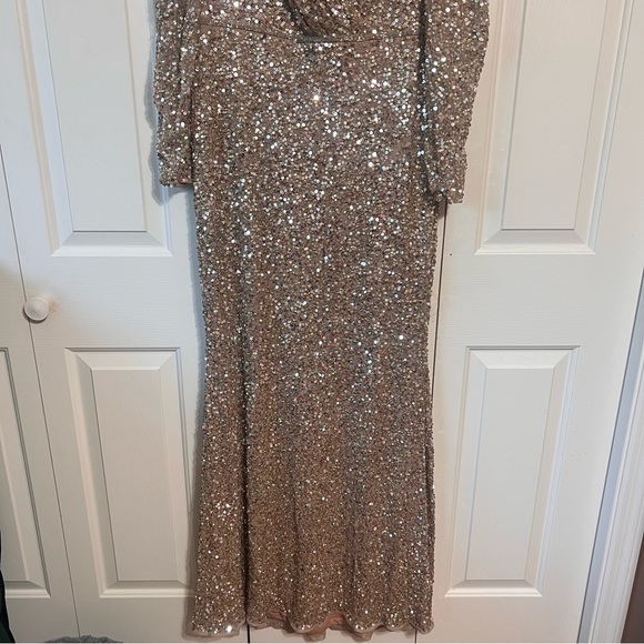 Mac Duggal Puff Shoulder Sequined Surplice Gown Formal Evening Gown 5510 Size 10 - Picture 9 of 9
